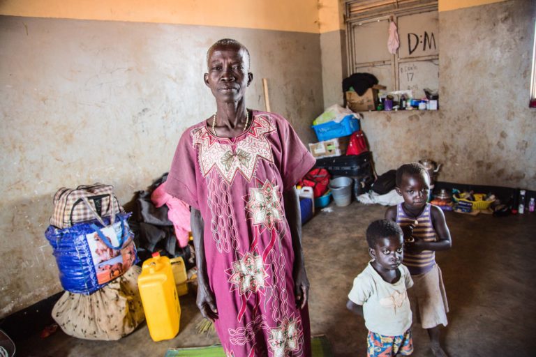 Fotoreportage från flyktingläger i Uganda mot gränsen till Sydsudan