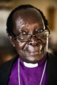 Biskop Christopher Ssenyonjo från ett fotoreportage i Uganda